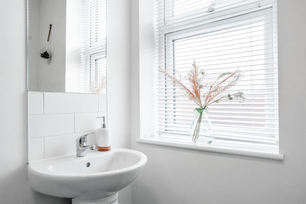 Spacious 4 Bedroom House Near Leeds Cc Beeston Hill Екстер'єр фото
