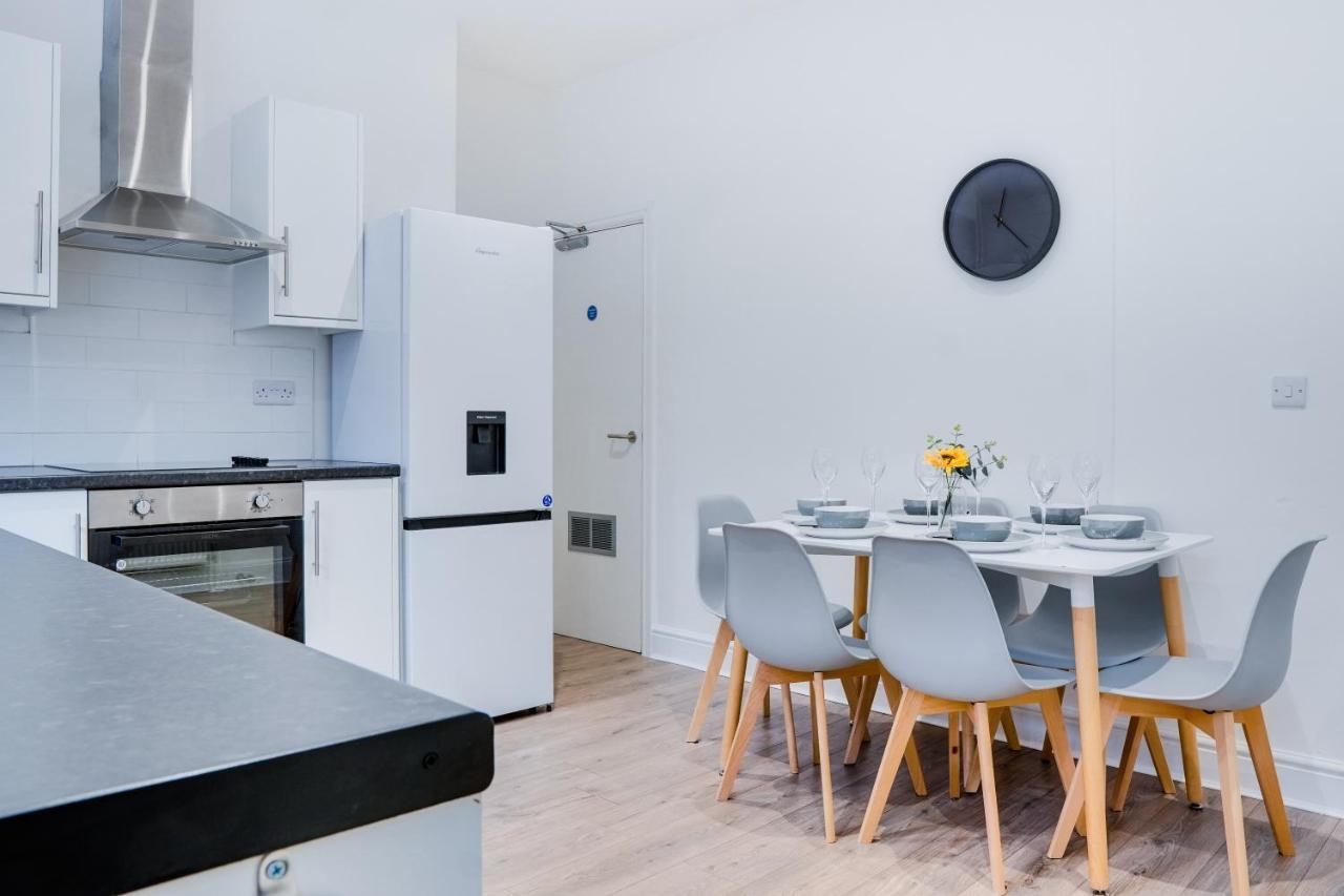 Spacious 4 Bedroom House Near Leeds Cc Beeston Hill Екстер'єр фото